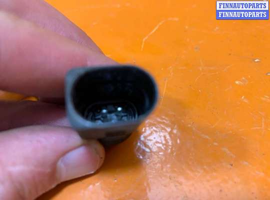 купить Датчик температуры на Volkswagen Passat