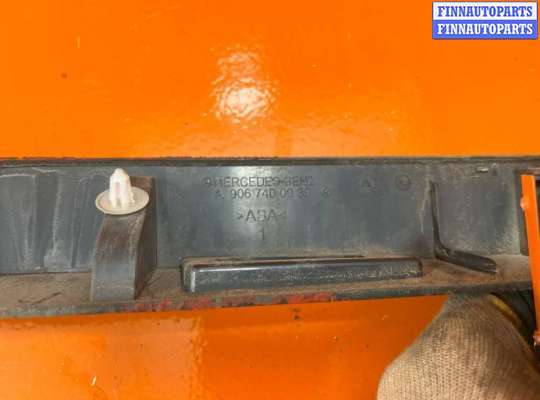 купить Накладка подсветки номера на Volkswagen Crafter