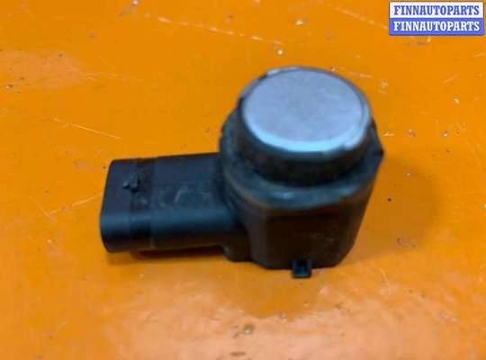 купить Датчик парктроника на Volkswagen Passat