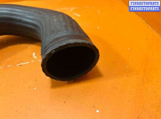 купить Патрубок интеркулера на Volkswagen Passat