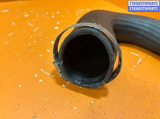 купить Патрубок интеркулера на Volkswagen Passat