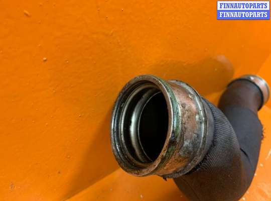 купить Патрубок интеркулера на Volkswagen Touareg