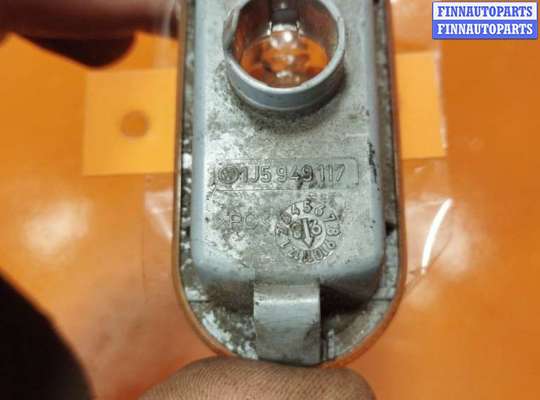 купить Повторитель передний левый на Volkswagen Passat