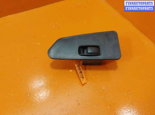 купить Кнопка стеклоподъемника переднего правого на Mitsubishi Space Runner