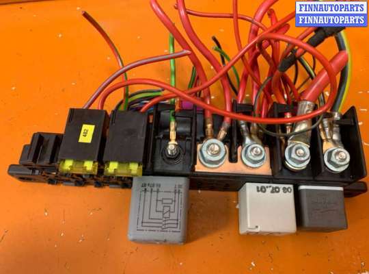 купить Блок предохранителей на Volkswagen Passat