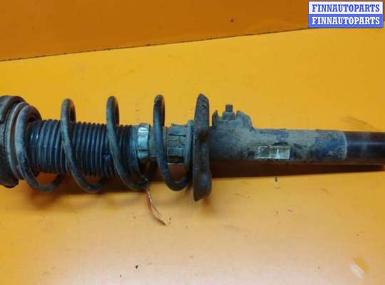 купить Стойка передняя правая на Volkswagen Golf