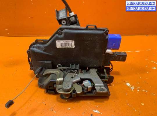 купить Замок двери задней правой на Volkswagen Touareg