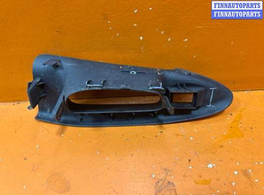 купить Ручка внутренняя передняя правая на Audi A4