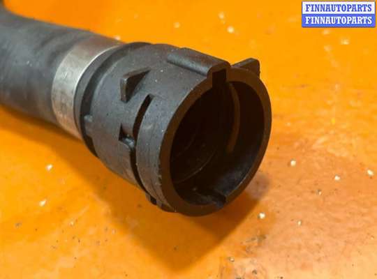 купить Патрубок радиатора на Volkswagen Passat