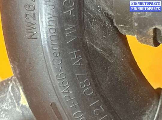 купить Патрубок радиатора на Volkswagen Passat