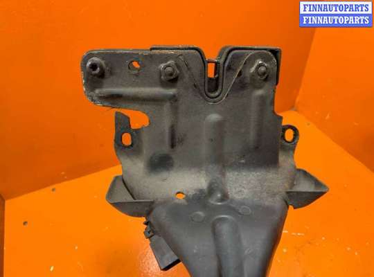 Замок капота на Volkswagen Touareg I (7L)