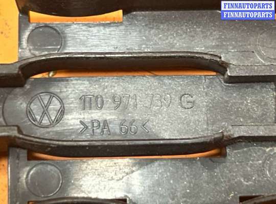 купить Кронштейн крепления на Volkswagen Passat