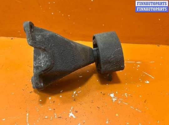 купить Кронштейн КПП на Audi A4