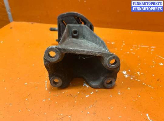 купить Кронштейн КПП на Audi A4