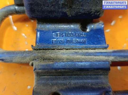 купить Петля двери на Volkswagen Passat