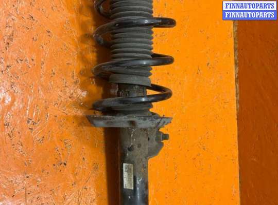 купить Стойка передняя правая на Volkswagen Passat