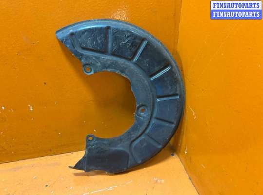 Кожух защитный тормозного диска VG2674626 на Volkswagen Passat