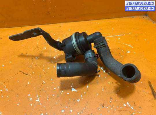 Насос антифриза дополнительный VG2674585 на Volkswagen Passat