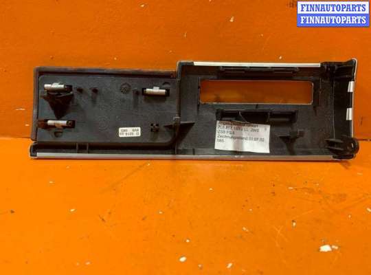 купить Накладка декоративная на торпедо на Volkswagen Touareg