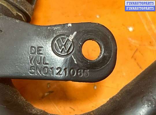 купить Трубка охлаждающей жидкости металлическая на Volkswagen Passat