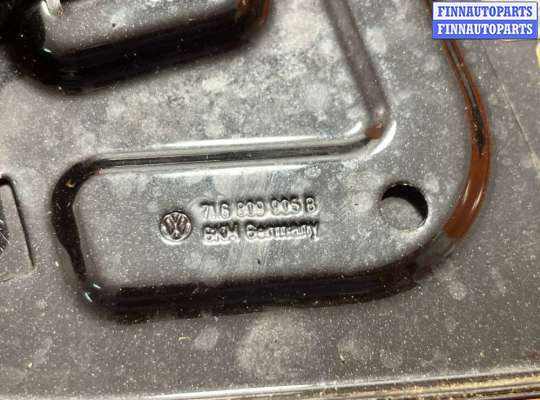 Лючок бензобака на Volkswagen Touareg I (7L)