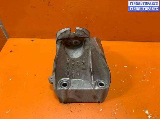 купить Кронштейн двигателя на Volkswagen Touareg