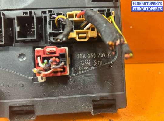 Блок предохранителей на Volkswagen Passat B7 (36)