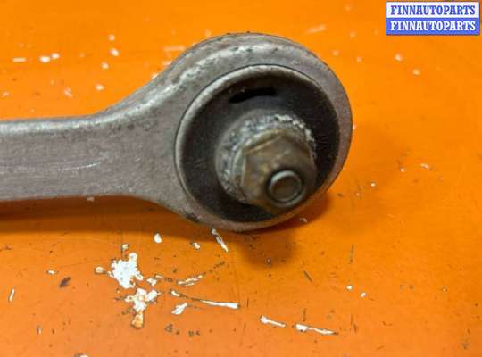 купить Рычаг передний правый на Volkswagen Passat