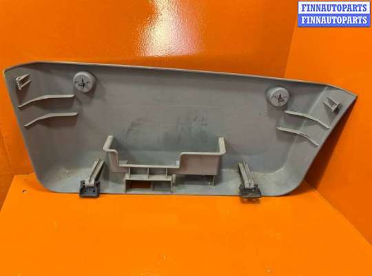 купить Обшивка двери передней правой (дверная карта) на Volkswagen Crafter