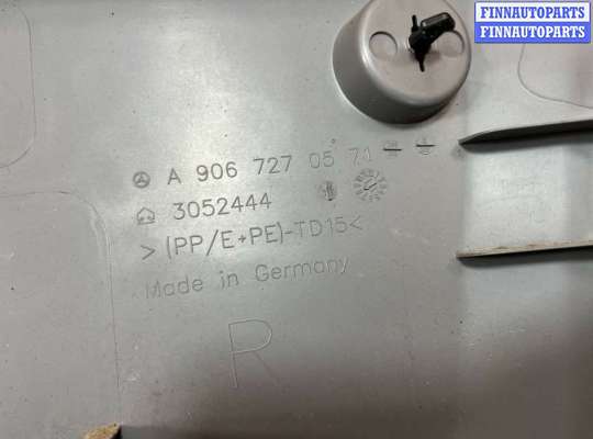 купить Обшивка двери передней правой (дверная карта) на Volkswagen Crafter