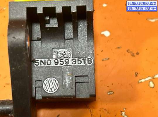 купить Датчик удара на Volkswagen Passat Alltrack