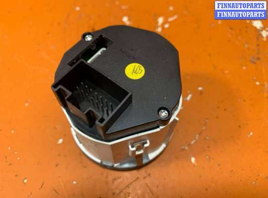 Сервопривод (электромоторчик) на Volkswagen Touareg I (7L)