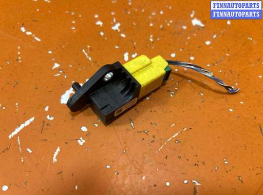 Датчик удара VG2797145 на Volkswagen Passat