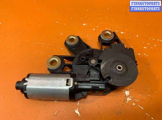 купить Моторчик заднего стеклоочистителя (дворника) на Volkswagen Touareg