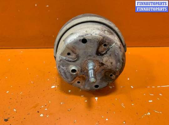 купить Подушка крепления двигателя на Volkswagen Passat