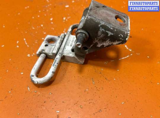 купить Петля двери на Volkswagen Passat