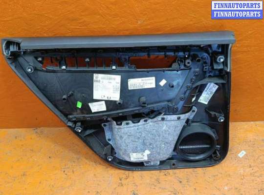 купить Обшивка двери задней правой (дверная карта) на Volkswagen Passat Alltrack
