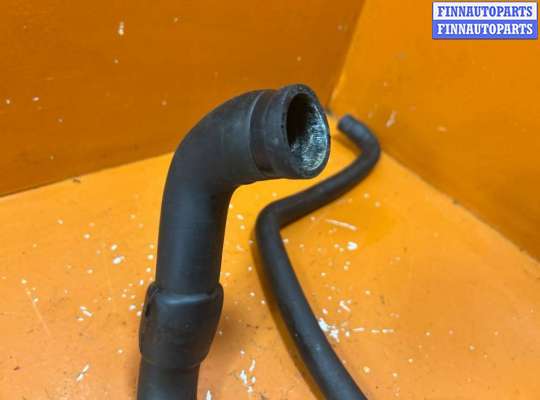 купить Патрубок радиатора на Volkswagen Passat