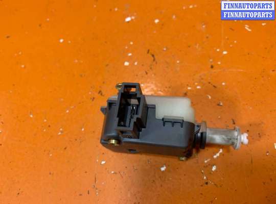 купить Активатор замка багажника на Volkswagen Touareg