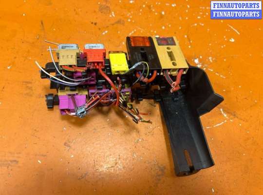 купить Блок предохранителей на Audi A4