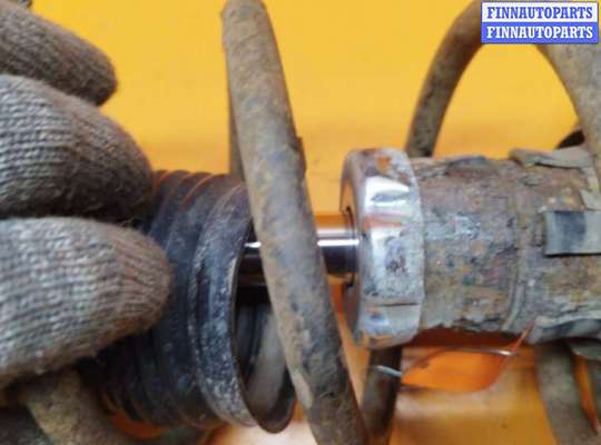 купить Стойка передняя левая на Volkswagen Golf