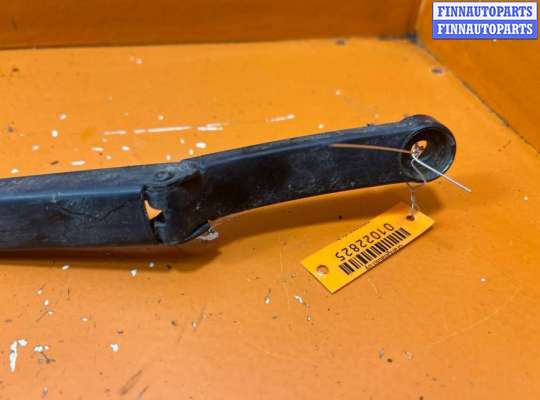 купить Щеткодержатель (поводок стеклоочистителя, дворник) на Audi A4