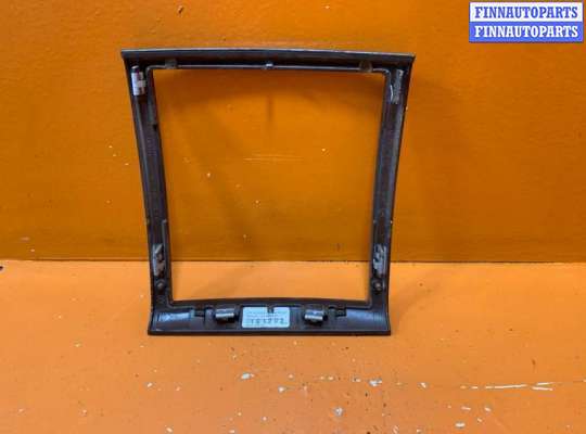 купить Накладка декоративная на Volkswagen Touareg