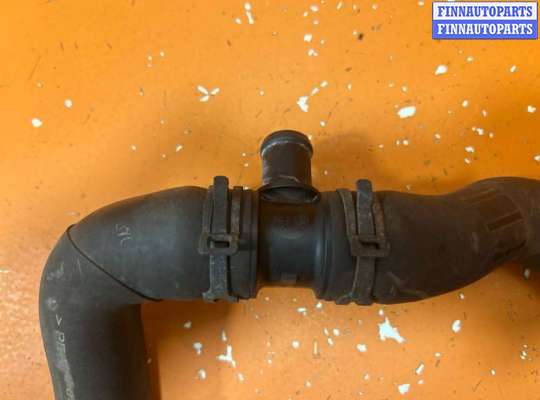 купить Патрубок (трубопровод, шланг) на Volkswagen Passat