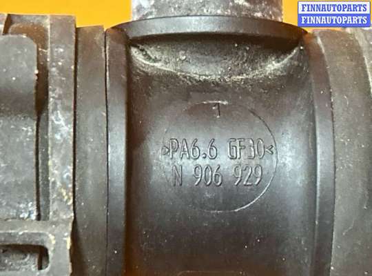 купить Патрубок (трубопровод, шланг) на Volkswagen Passat