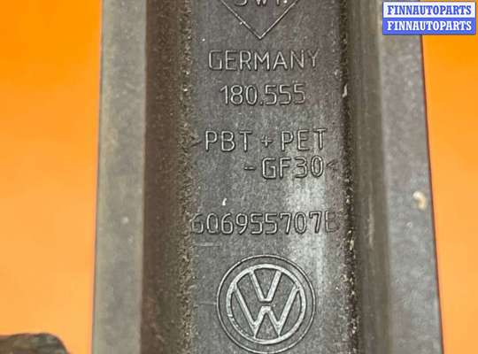 купить Щеткодержатель задний на Volkswagen Passat