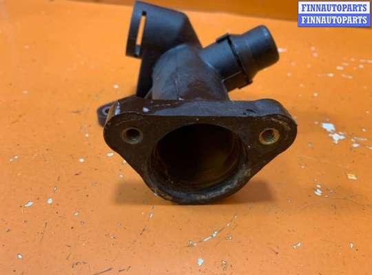 Фланец (тройник) системы охлаждения на Volkswagen Passat B5+ (3B, GP)