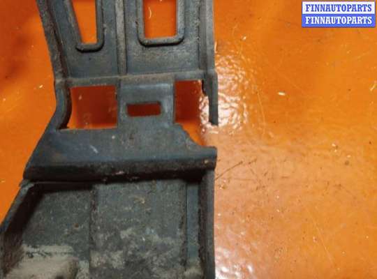 купить Кронштейн крепления бампера заднего на Volkswagen Passat