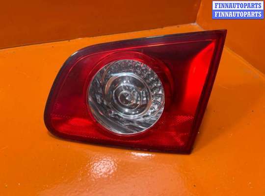 купить Фонарь крышки багажника правый на Volkswagen Passat