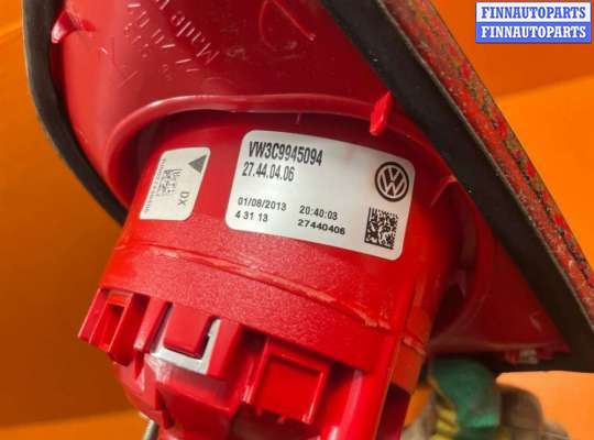 купить Фонарь крышки багажника правый на Volkswagen Passat